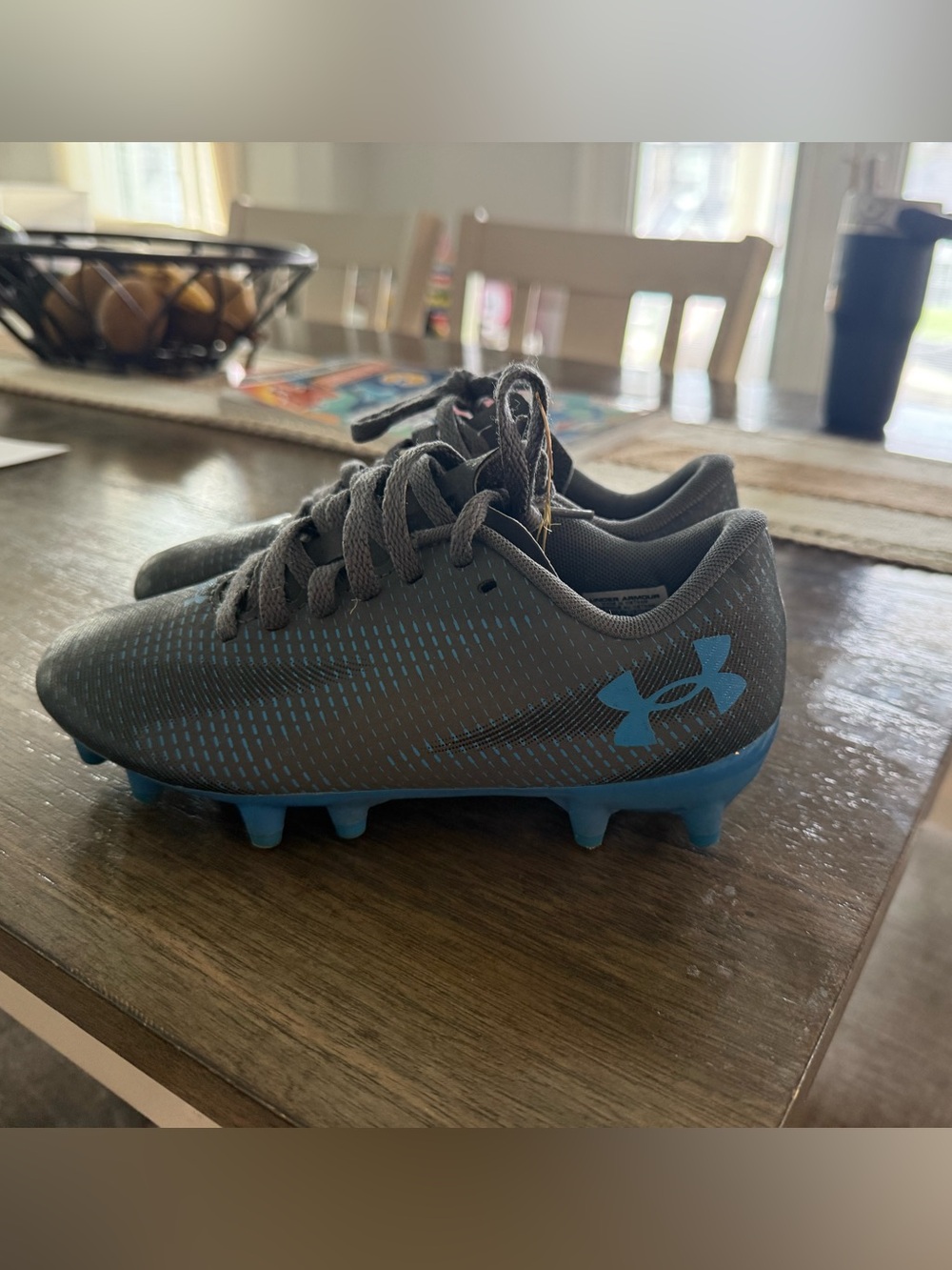 Under armour boys cleats see comment!